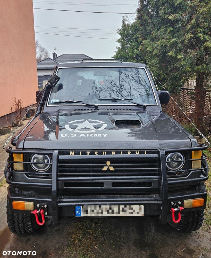 Mitsubishi Pajero - 1