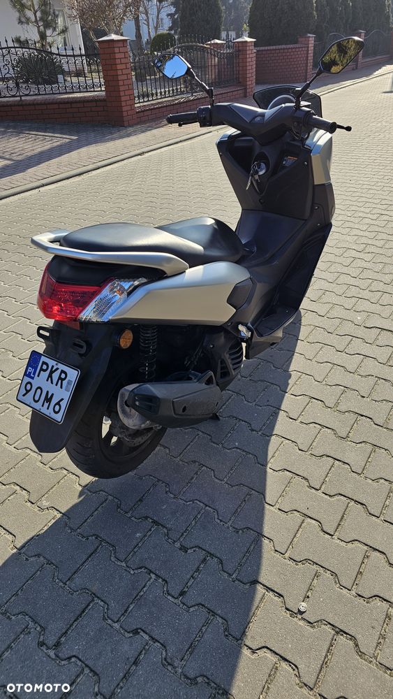 Yamaha NMAX - 4