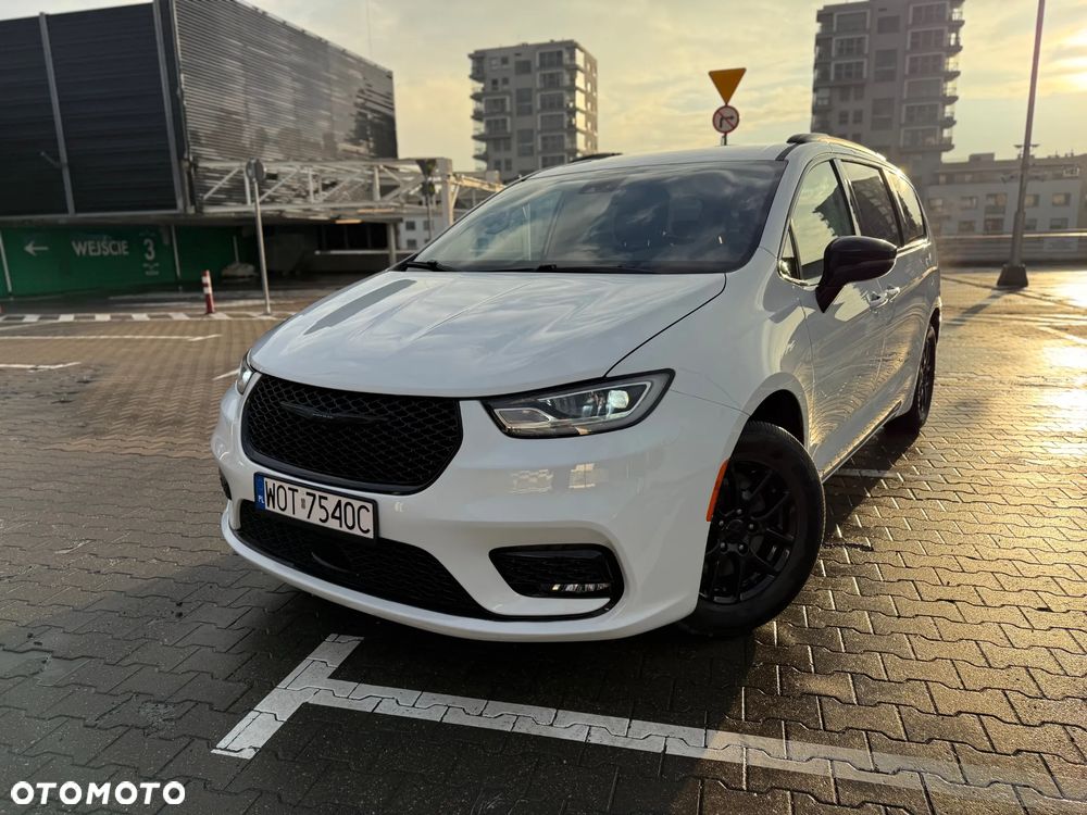 Chrysler Pacifica - 30