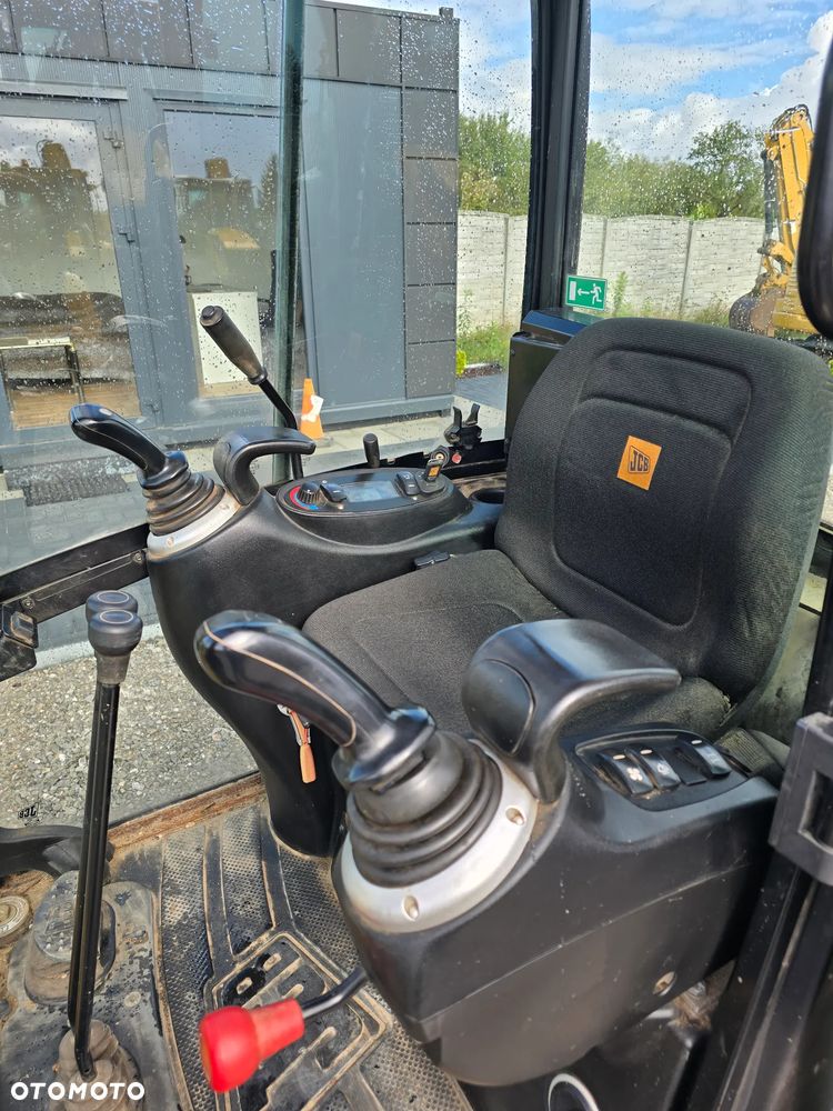 JCB - 3