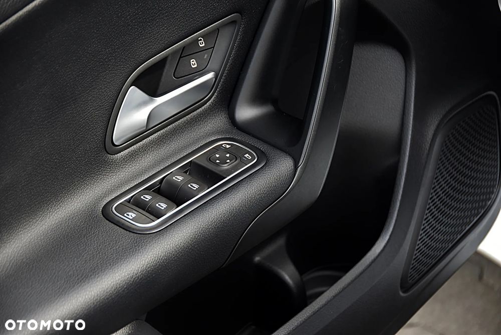 Mercedes-Benz Klasa A 200 7G-DCT - 34