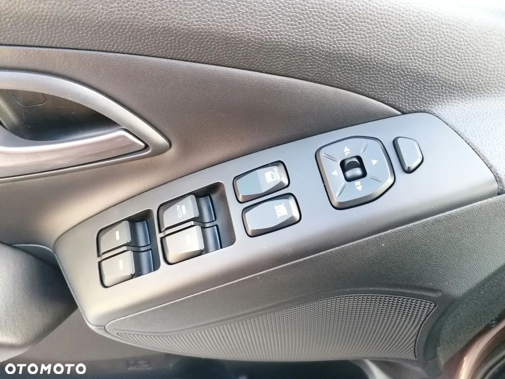 Hyundai ix35 1.6 2WD Fifa World Cup Edition - 25