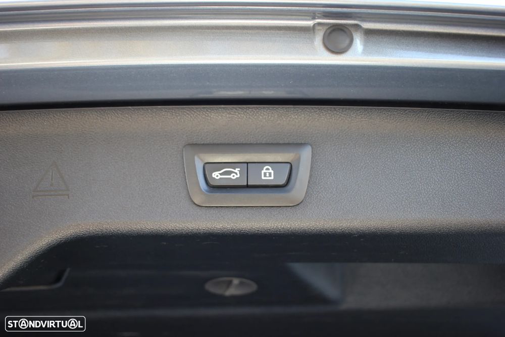 BMW 520 d Pack Desportivo M Auto - 9
