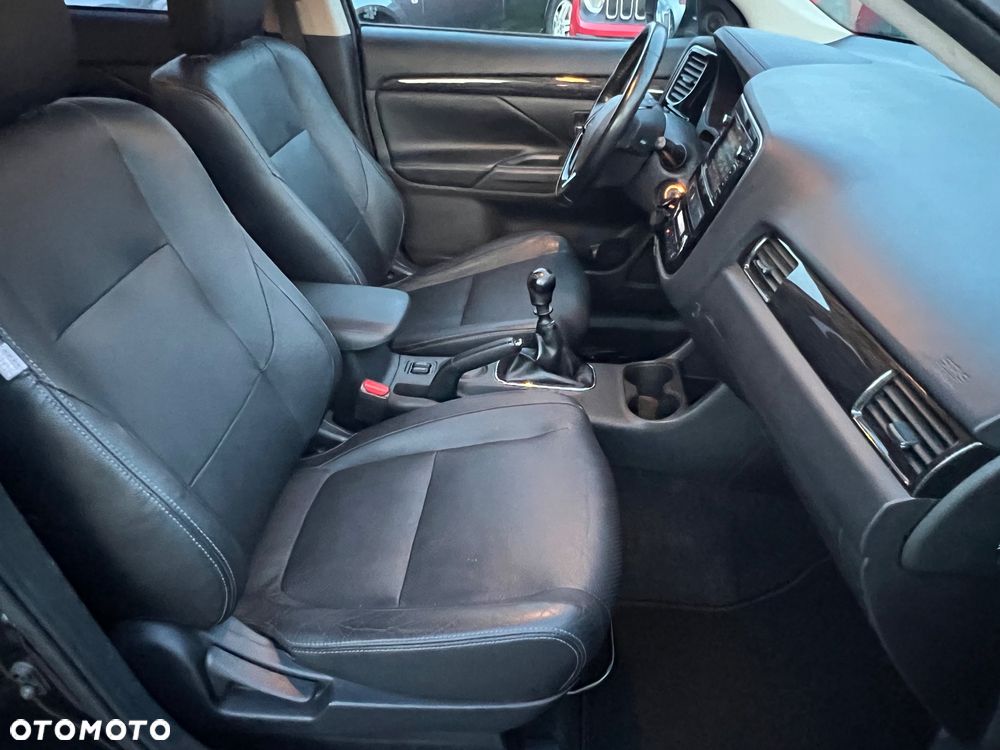 Mitsubishi Outlander 2.2 DI-D 2WD Invite - 25