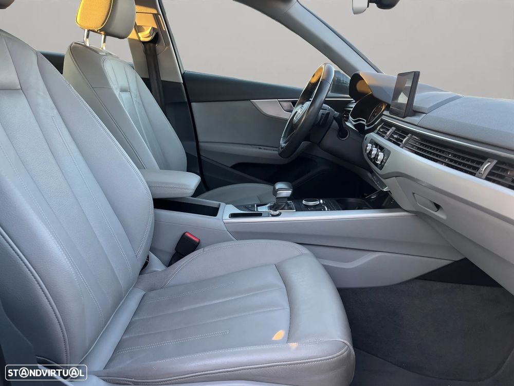 Audi A4 30 TDI S tronic design - 18