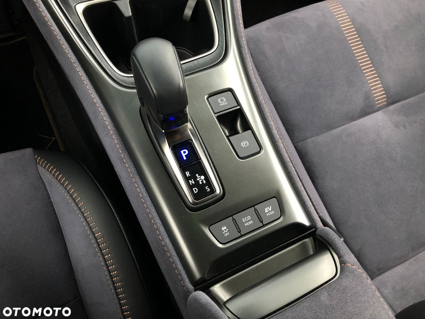 Lexus LBX 1.5 Hybrid Cool - 24