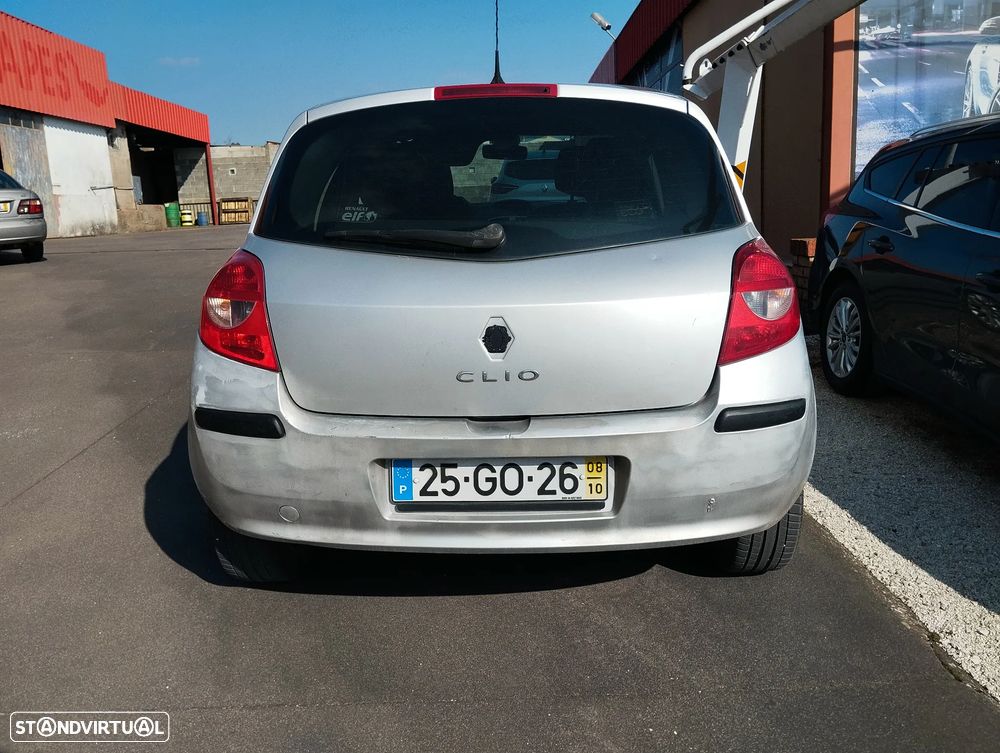Renault Clio 1.5 dCi Dynamique S - 5