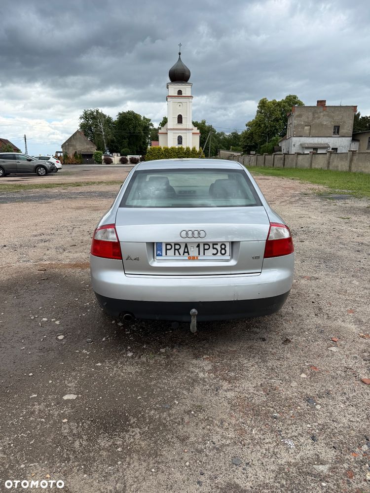 Audi A4 Limousine - 3