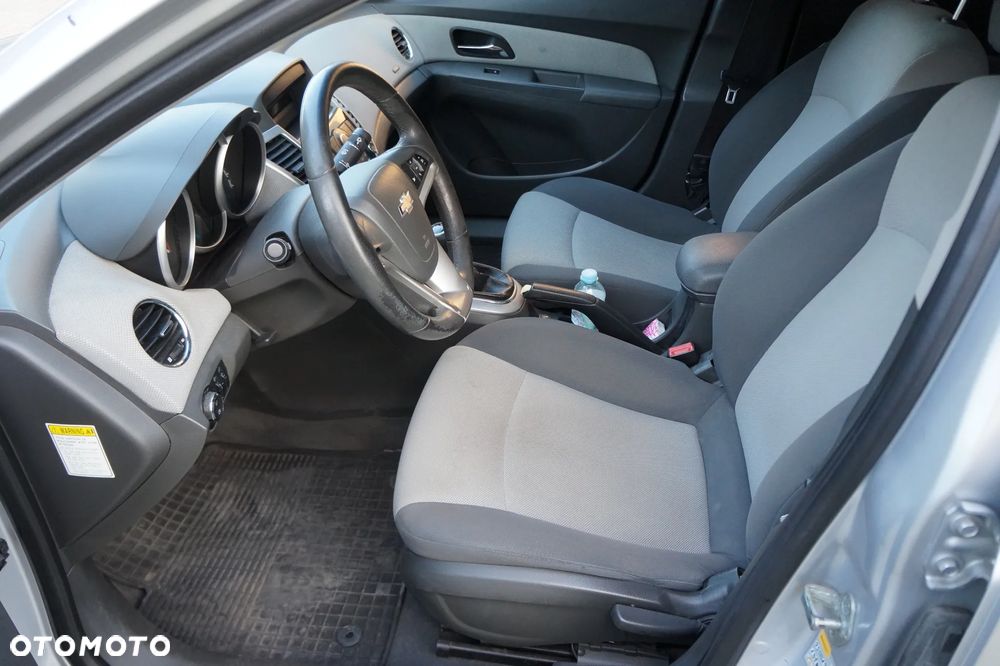 Chevrolet Cruze - 8