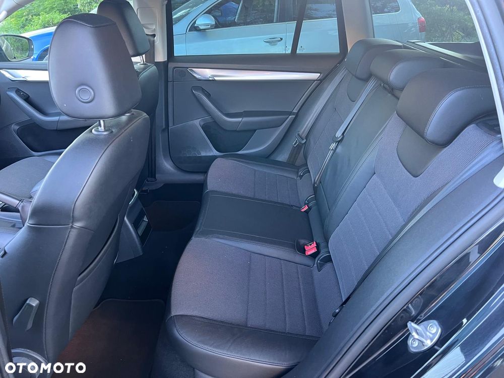 Skoda Octavia 2.0 TDI DSG Ambition - 24