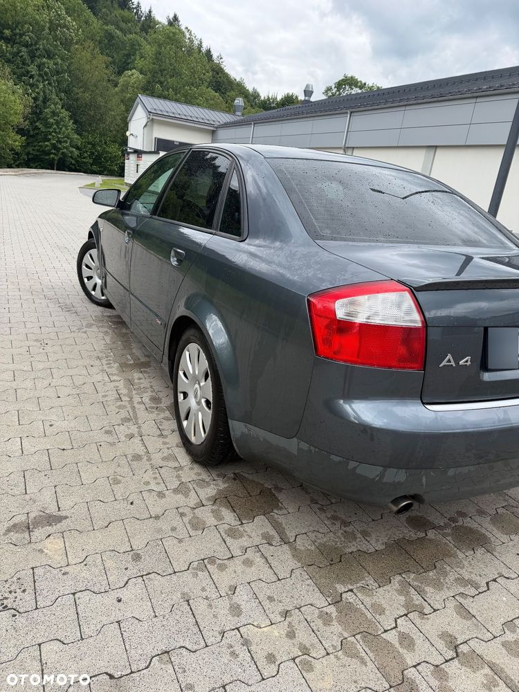 Audi A4 Limousine - 10