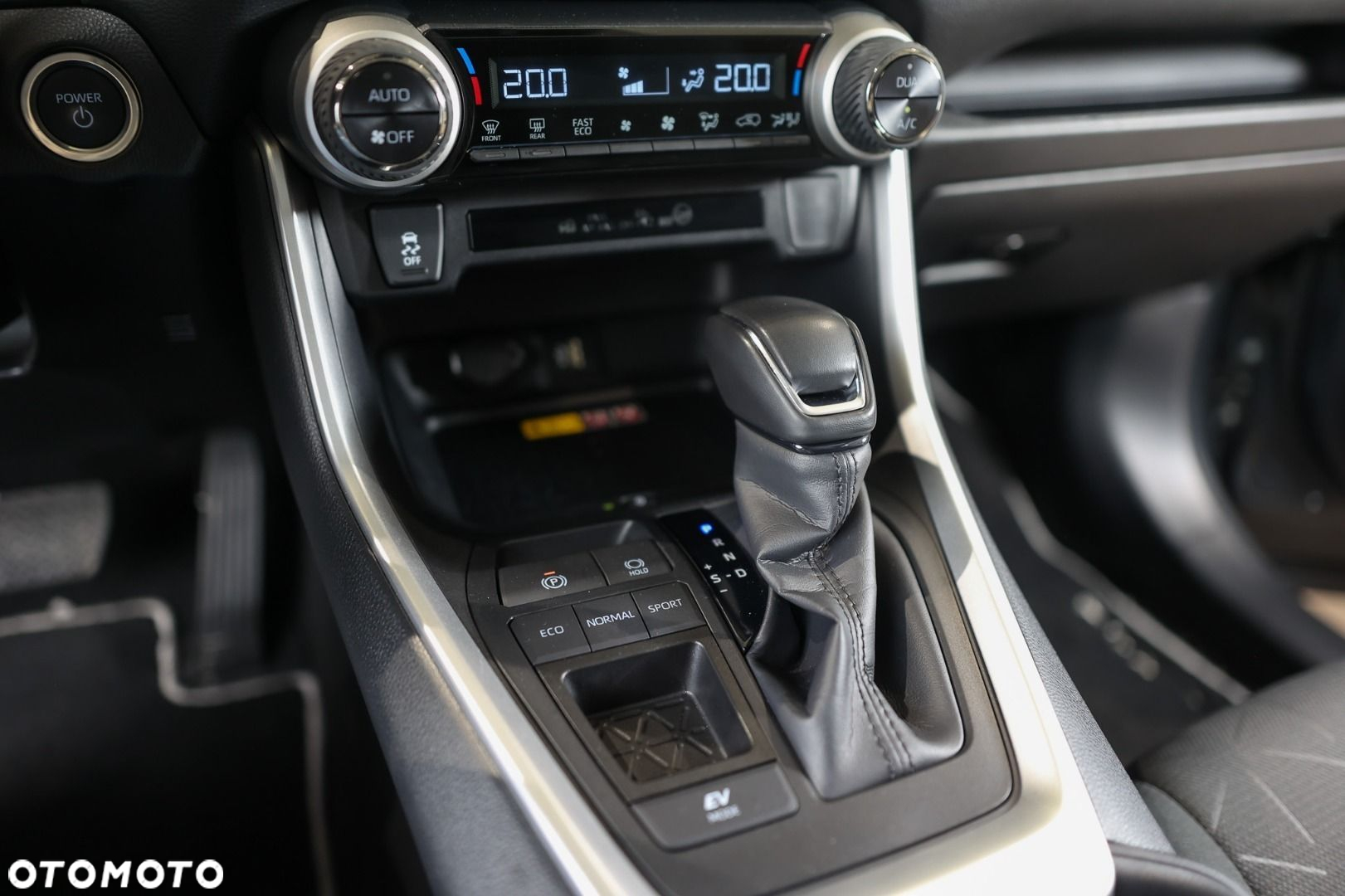 Toyota RAV4 - 13