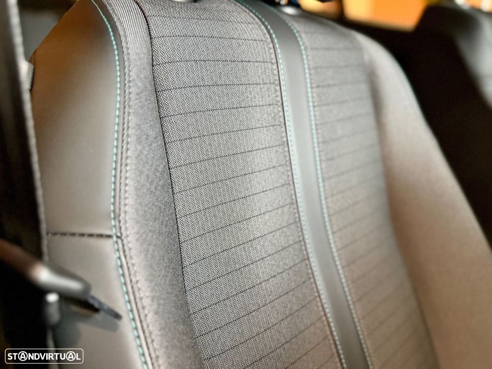 Peugeot e-2008 50 kWh Allure Pack - 11