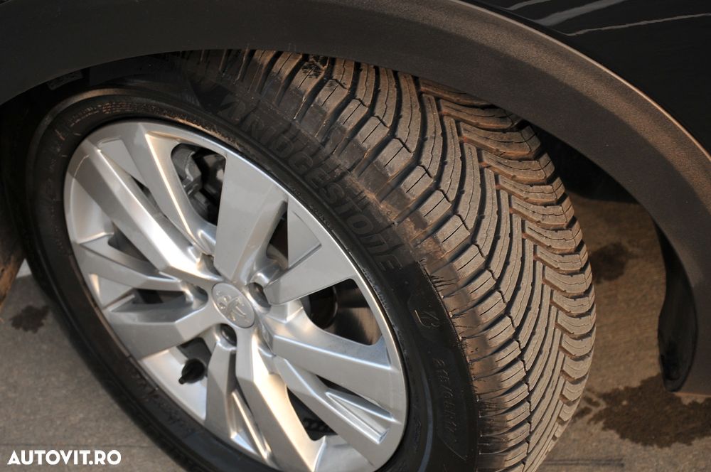 Peugeot 3008 PureTech 130 Stop & Start GPF EAT8 Active Pack - 27