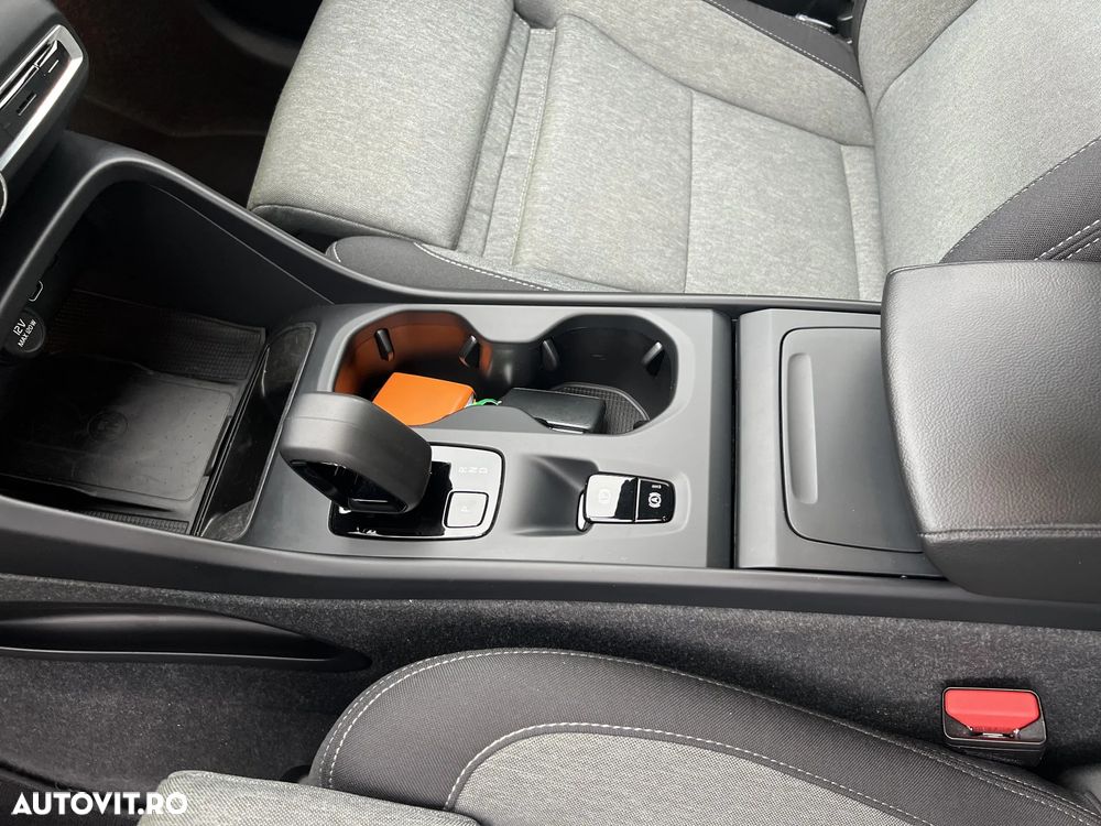 Volvo XC 40 B3 AT FWD MHEV Core - 20