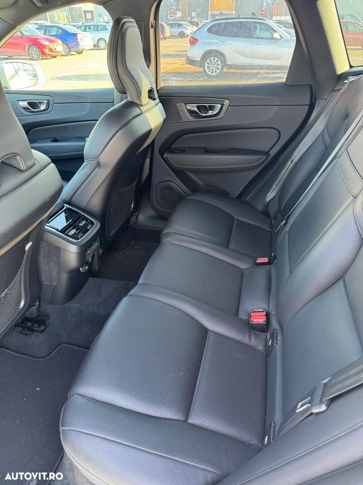 Volvo XC 60 D4 Momentum - 9