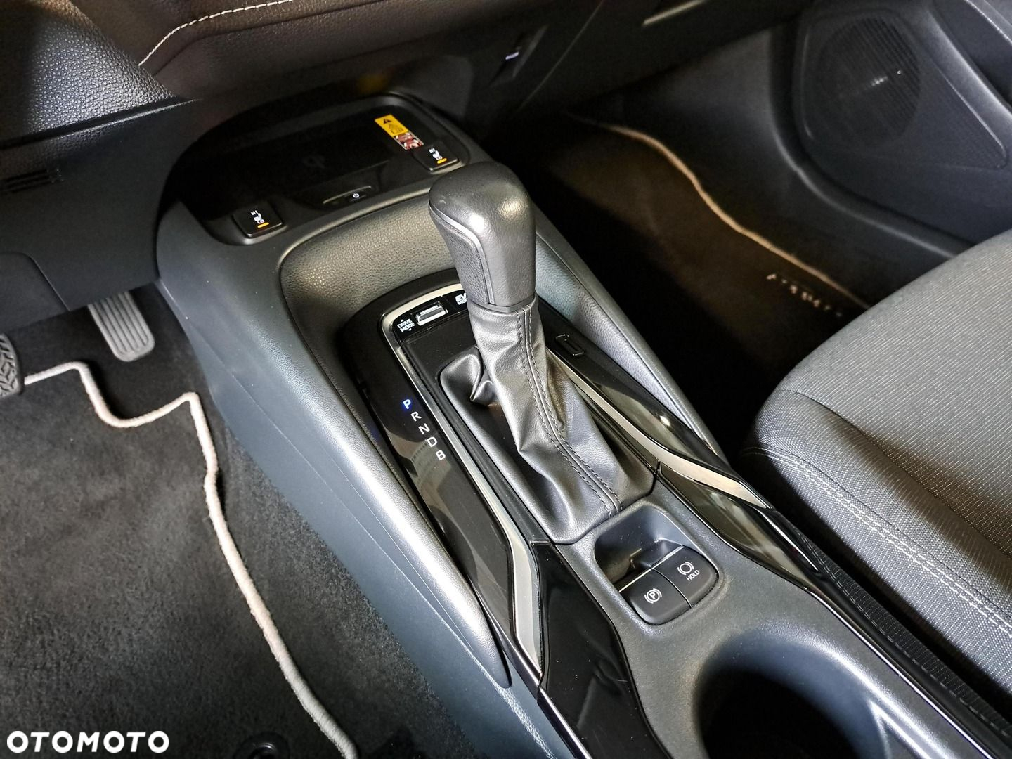 Toyota Corolla 1.8 Hybrid Comfort - 29