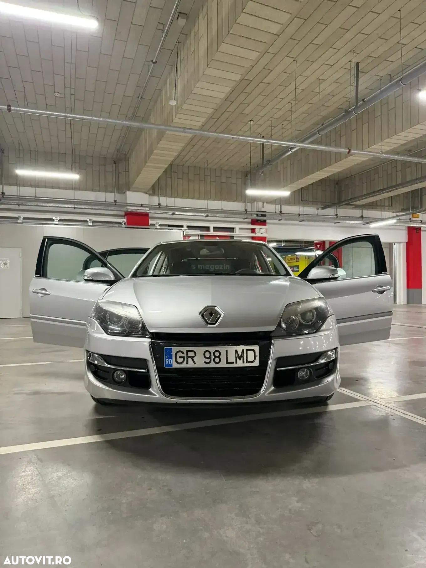 Renault Laguna GT 2.0dCi 4Control - 1