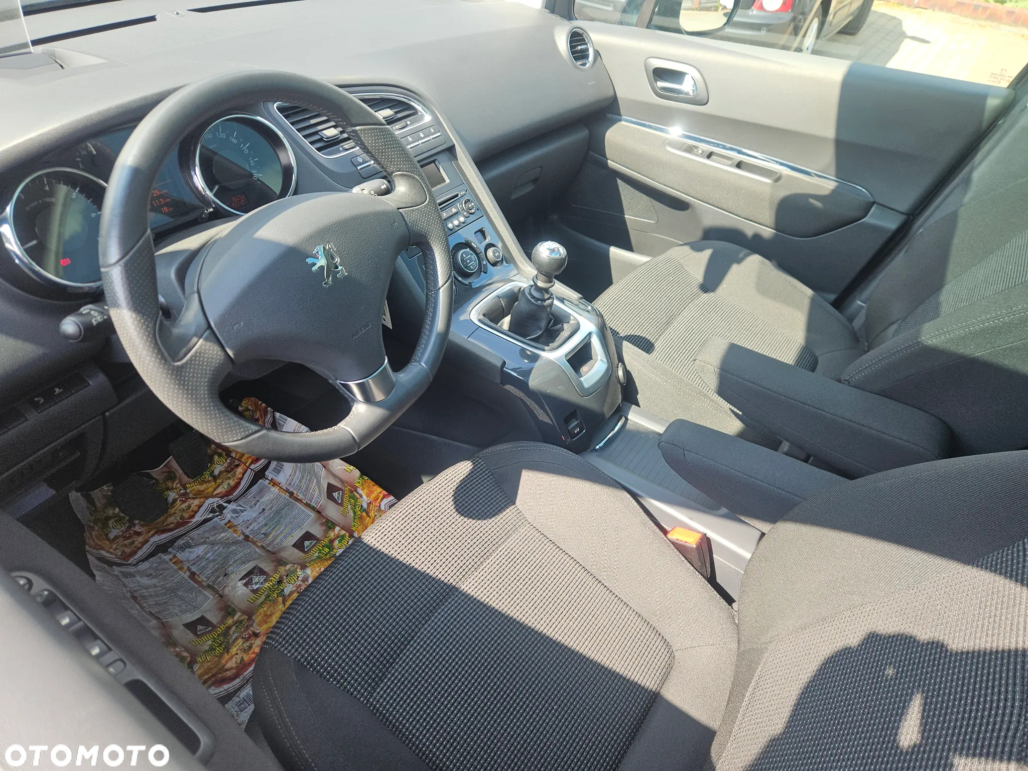 Peugeot 5008 1.6 THP Business Line 7os - 8