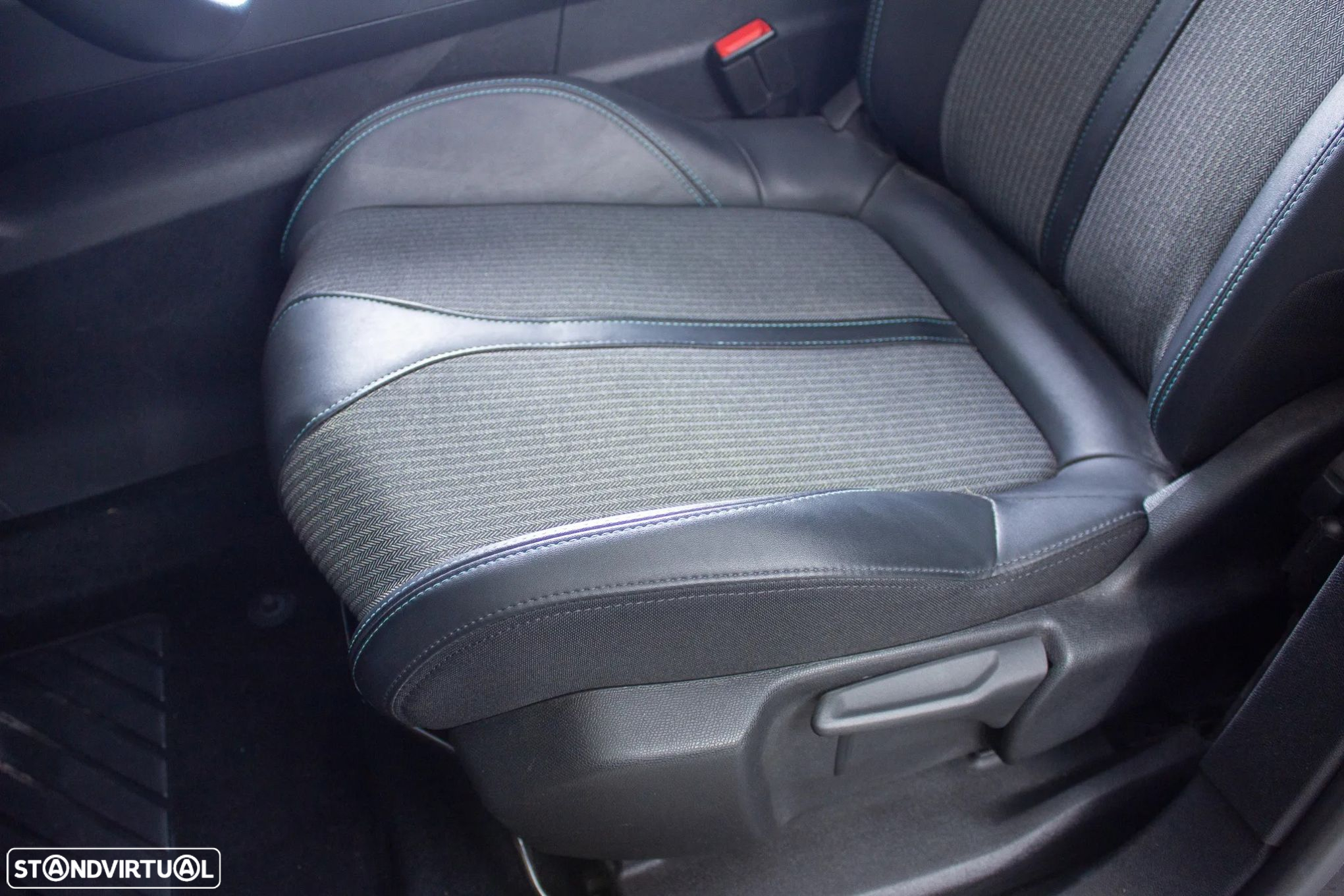 Peugeot 5008 1.2 PureTech Allure Pack EAT8 - 5
