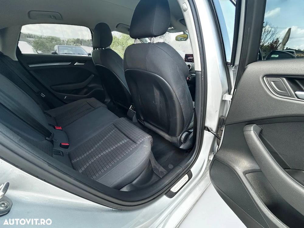Audi A3 Limuzina 2.0 TDI S line Sportpaket - 17