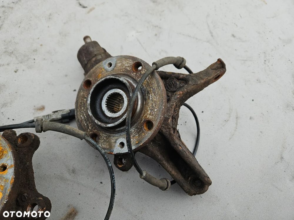 Zwrotnica piasta lewa prawa przednia ABS Peugeot 308 T7 1,6 VTI THP 2009r - 3