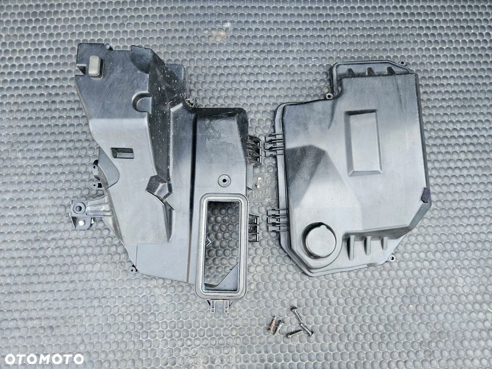 Obudowa Oslona Skrzynka Bezpiecznikow Pokrywa Uszczelka Komputer Sterownik Silnika Europa Audi A6 C6 - 12