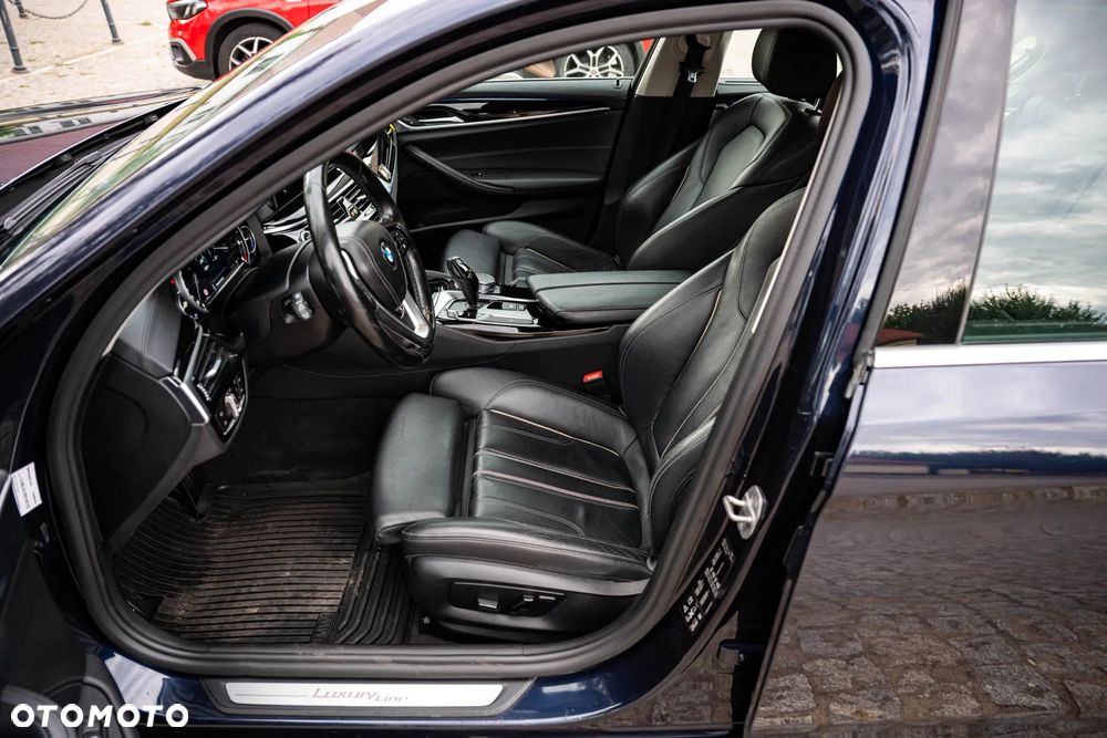 BMW Seria 5 520d Luxury Line - 11