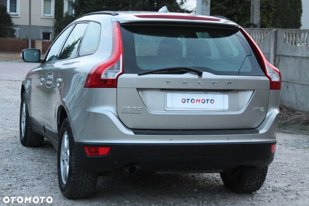 Volvo XC 60 D4 Momentum - 9