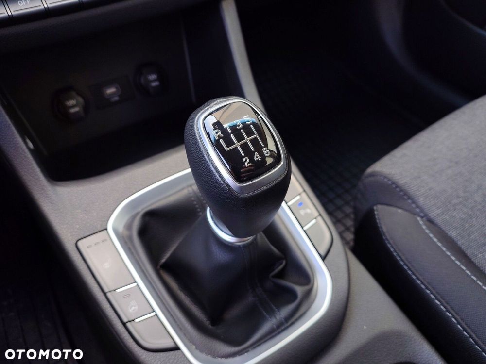 Hyundai i30 1.5 DPI Smart - 24