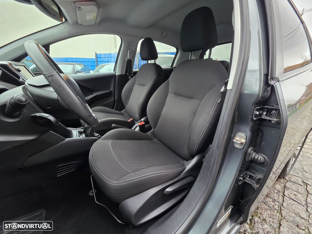 Peugeot 208 1.2 PureTech Style - 10