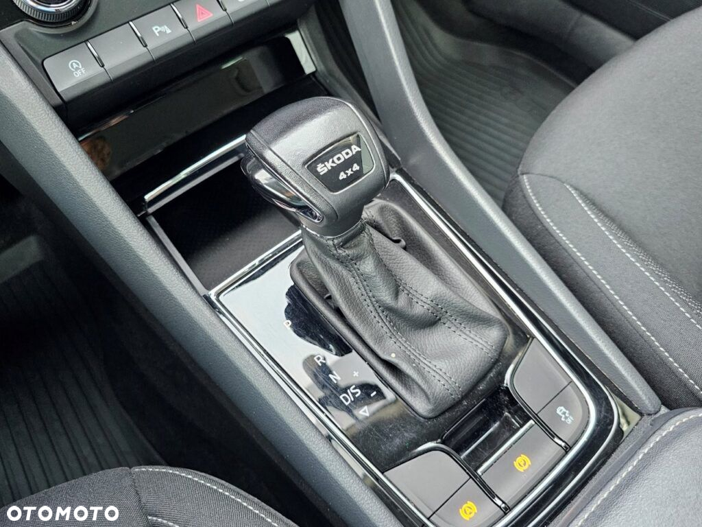 Skoda Karoq 2.0 TDI SCR 4x4 Ambition DSG - 23