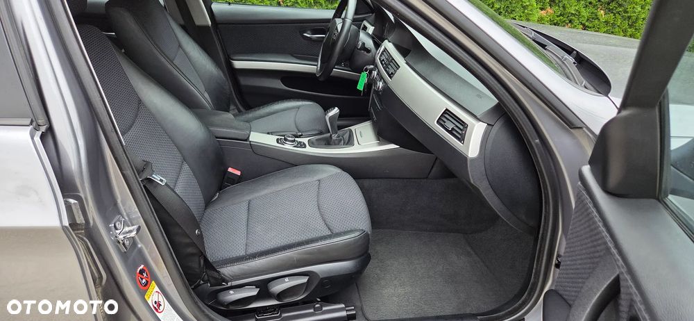 BMW Seria 3 320d - 34