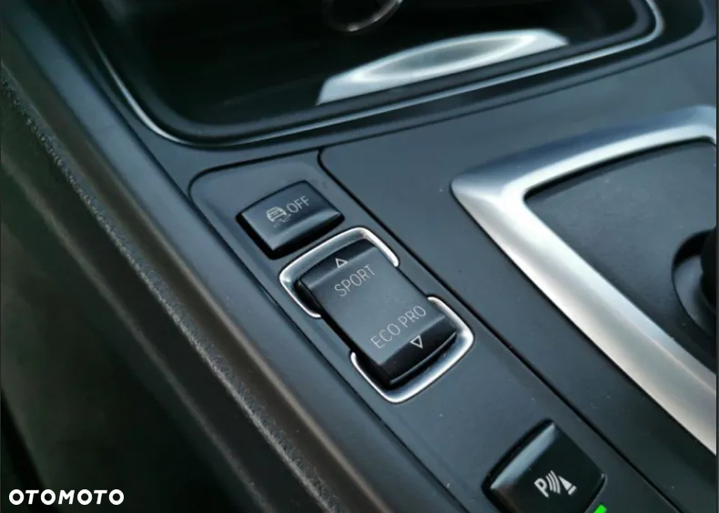 BMW Seria 3 318d Touring Sport Line - 12