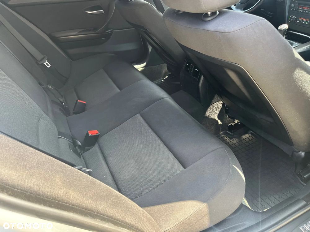 BMW Seria 3 318i - 10