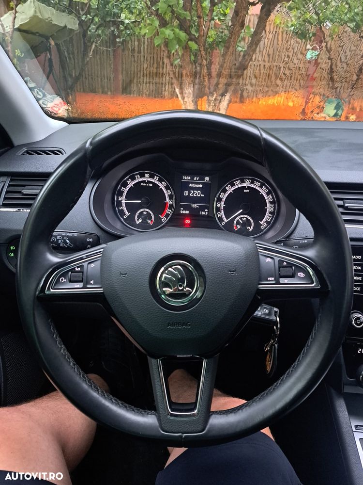 Skoda Octavia Combi Diesel 1.6 TDI Style - 6