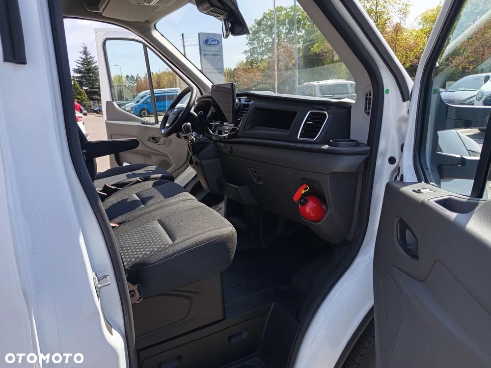 Ford Transit - 12