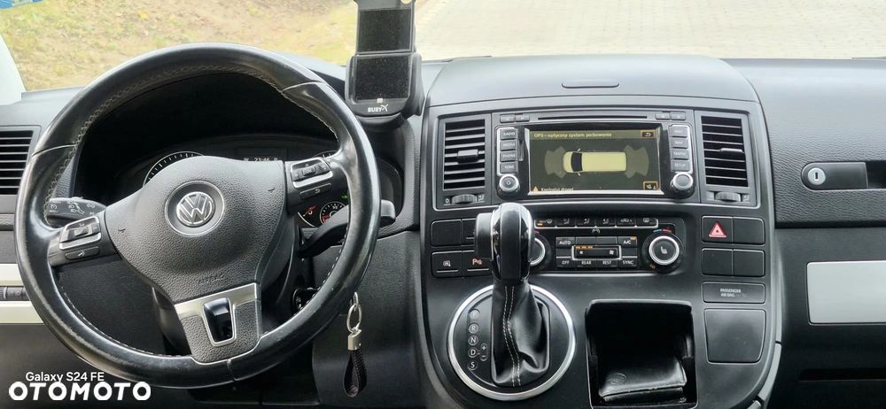 Volkswagen Multivan - 12