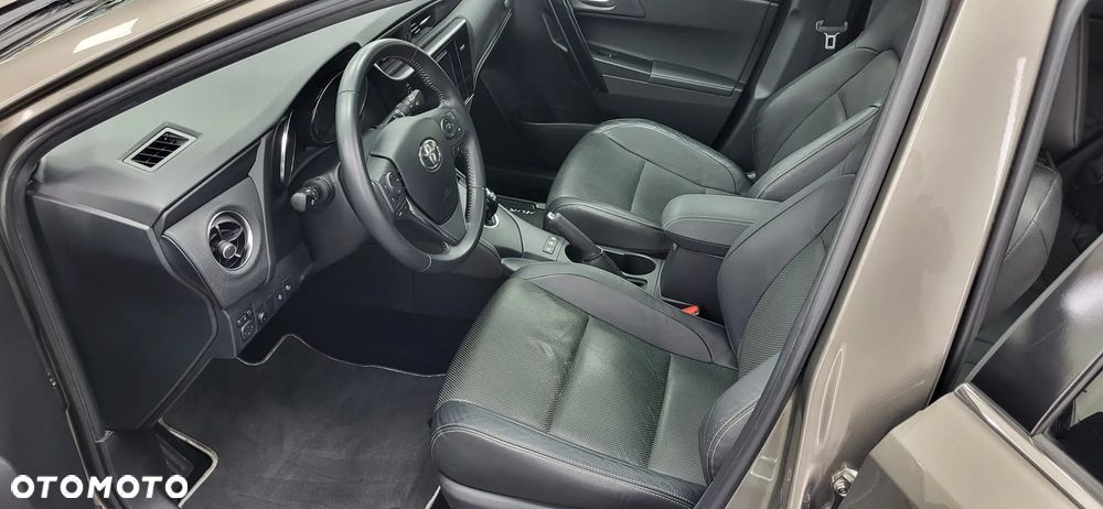 Toyota Auris Hybrid 135 Prestige - 8