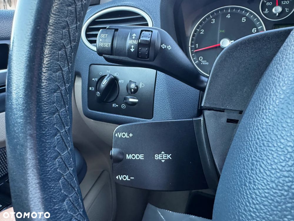 Ford Focus 2.0 16V Sport - 18