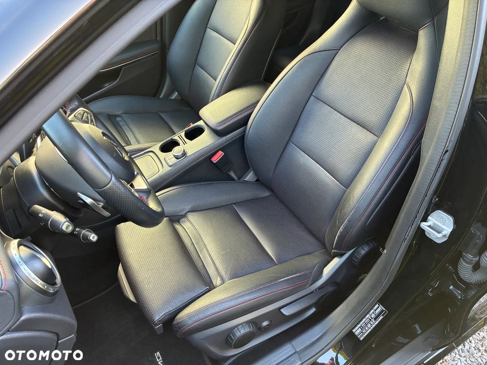 Mercedes-Benz GLA 220 d 4Matic 7G-DCT AMG Line - 19
