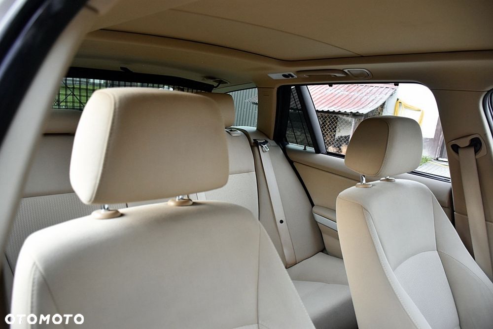 BMW Seria 3 320i Edition Sport - 36