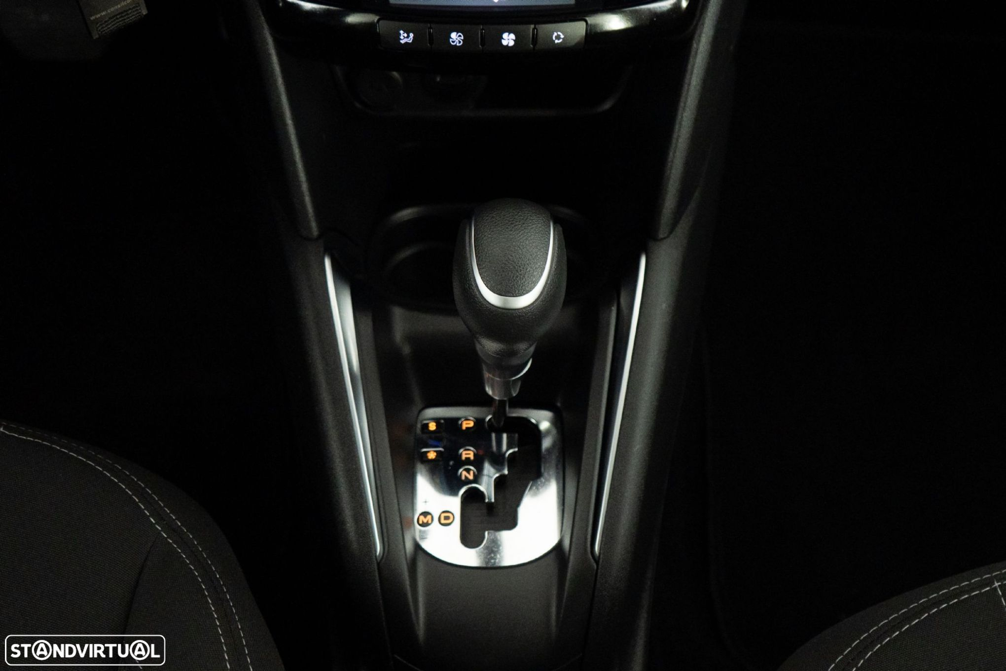 Peugeot 208 1.2 PureTech Allure EAT6 - 23