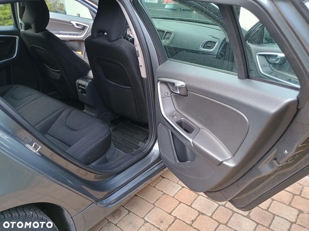 Volvo V60 D2 Geartronic Momentum - 14