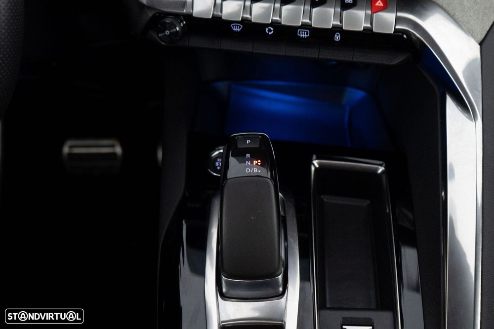 Peugeot 3008 1.6 Hybrid4 GT e-EAT8 - 28