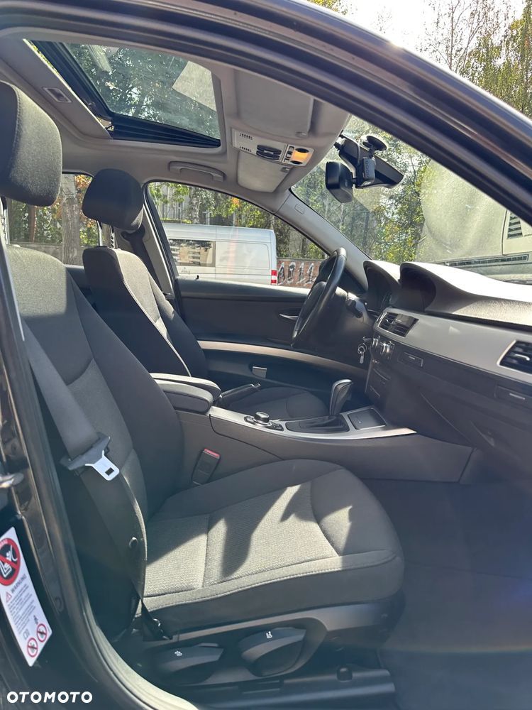 BMW Seria 3 318d DPF - 12