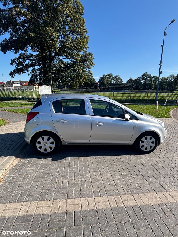 Opel Corsa 1.2 16V Enjoy - 8