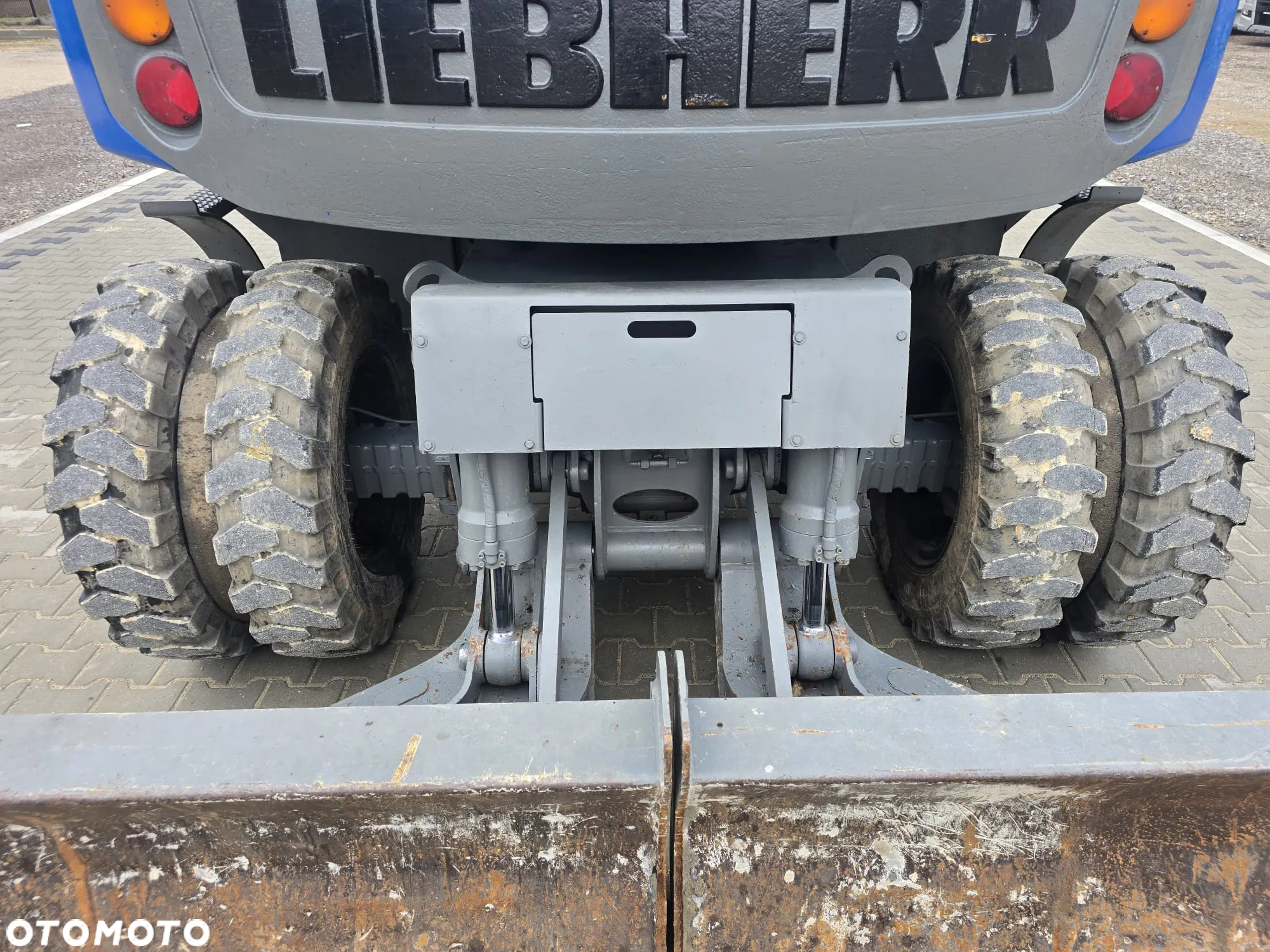Liebherr 309 / RAMIE TRZY RAZY ŁAMANE - 6