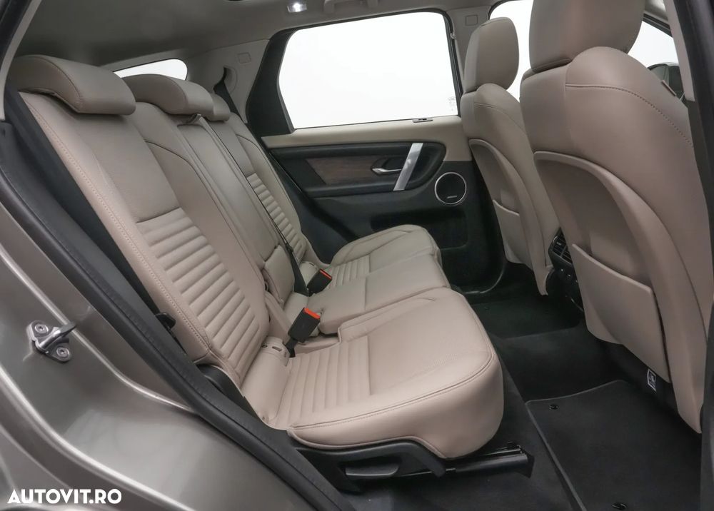 Land Rover Discovery Sport ver-2-0-p290-r--dynamic-mhev - 17