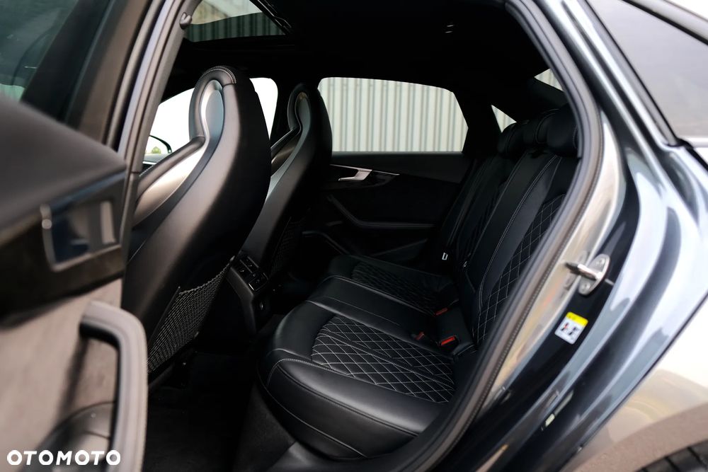 Audi S4 Limousine - 25